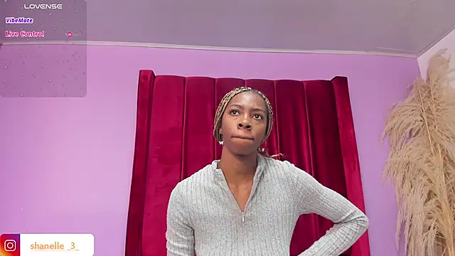 Snapshot of Shanelle__ chatting on 02/02/26, 01:43 Shanelle online show from 02/02/26, 01:43