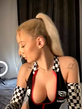 Ella Charm online show from 11/21/25, 05:11