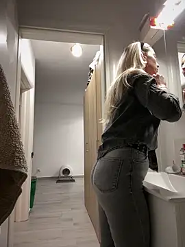 Ella Charm online show from 02/11/26, 04:23