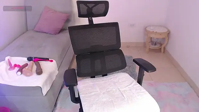 lilian prada online show from 03/01/25, 05:05