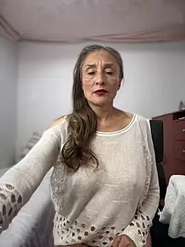 lilian prada online show from 04/19/26, 03:55