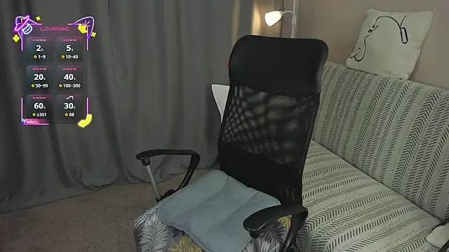 Snapshot of Alice_hailey_ chatting on 10/26/25, 04:02 Alice hailey online show from 10/26/25, 04:02