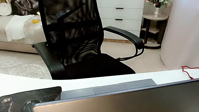 EveLove33 online show from 09/25/25, 06:06