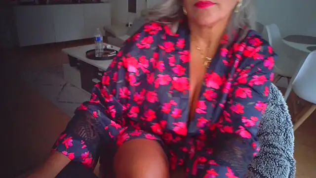 Snapshot of sarametisse26 chatting on 09/24/25, 06:39 sarametisse26 online show from 09/24/25, 06:39