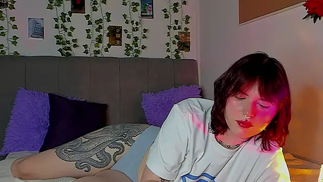 miss Lizzy online show from 01/25/25, 04:23