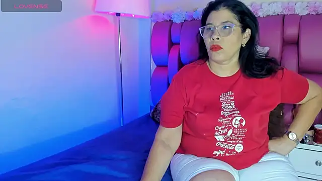 Snapshot of desire_matture chatting on 03/01/25, 07:37 desire matture online show from 03/01/25, 07:37