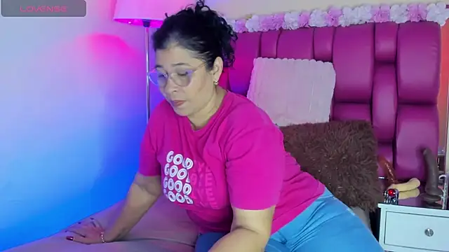 Snapshot of desire_matture chatting on 03/11/25, 07:36 desire matture online show from 03/11/25, 07:36