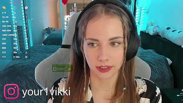 Snapshot of Vikki_Cheese chatting on 02/21/25, 12:38 Vikki Cheese online show from 02/21/25, 12:38