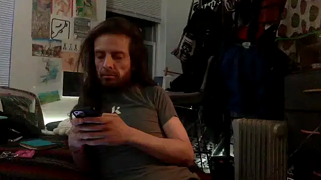 Snapshot of DownstairsSky chatting on 01/10/25, 09:02 DownstairsSky online show from 01/10/25, 09:02