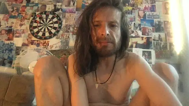 Snapshot of DownstairsSky chatting on 10/19/25, 12:17 DownstairsSky online show from 10/19/25, 12:17