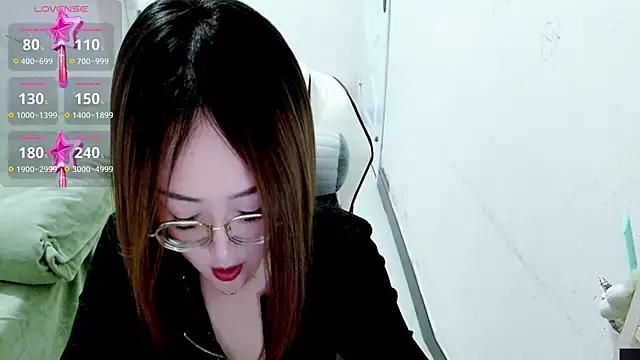 Snapshot of -orange_ chatting on 02/24/25, 10:59 -orange online show from 02/24/25, 10:59
