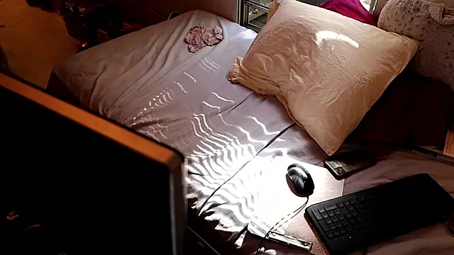 xxpixeyxx online show from 10/15/25, 04:29