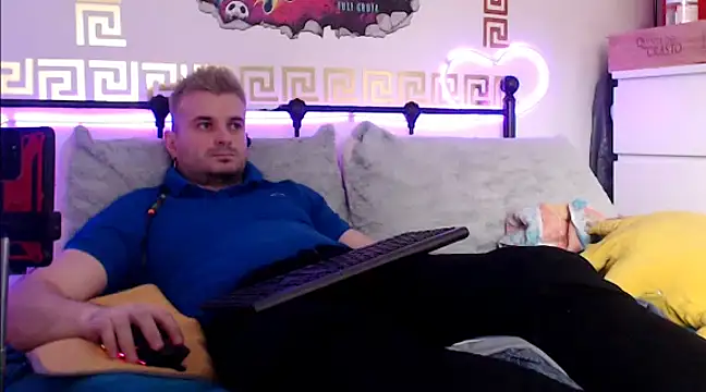 Snapshot of erotico69xxx chatting on 02/21/25, 02:27 erotico69xxx online show from 02/21/25, 02:27