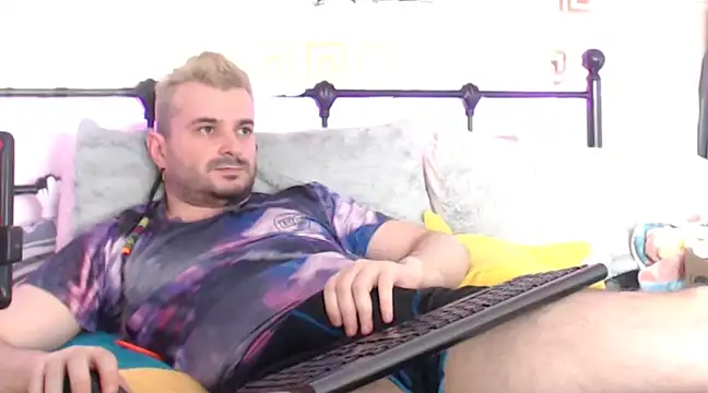 Snapshot of erotico69xxx chatting on 02/27/25, 03:48 erotico69xxx online show from 02/27/25, 03:48