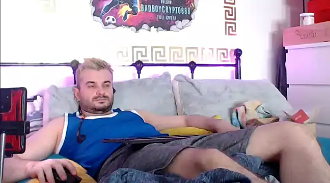 Snapshot of erotico69xxx chatting on 03/02/25, 09:32 erotico69xxx online show from 03/02/25, 09:32