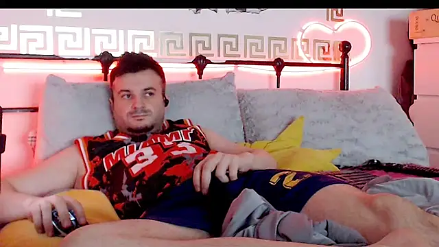 Snapshot of erotico69xxx chatting on 09/13/25, 02:11 erotico69xxx online show from 09/13/25, 02:11