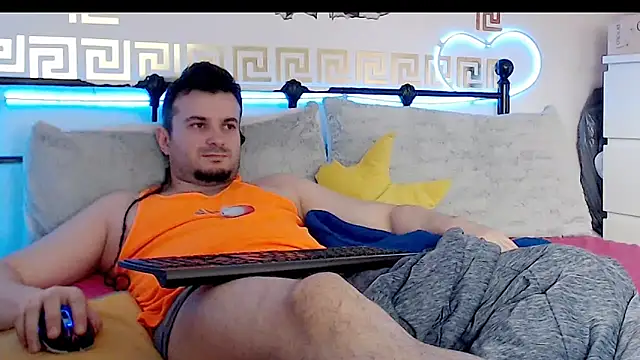 Snapshot of erotico69xxx chatting on 09/21/25, 12:40 erotico69xxx online show from 09/21/25, 12:40