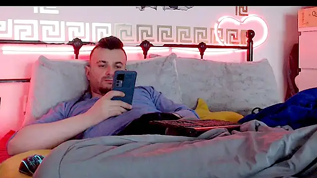 Snapshot of erotico69xxx chatting on 09/23/25, 10:35 erotico69xxx online show from 09/23/25, 10:35