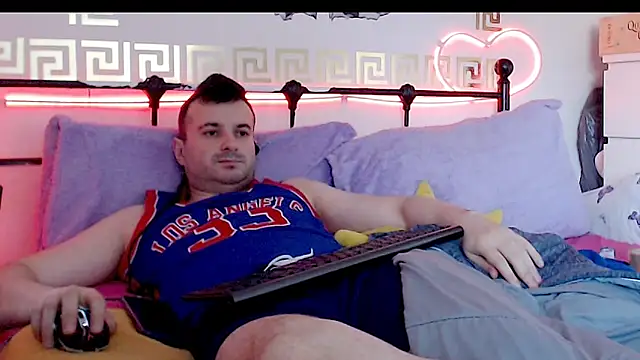 Snapshot of erotico69xxx chatting on 10/04/25, 10:35 erotico69xxx online show from 10/04/25, 10:35