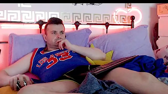 Snapshot of erotico69xxx chatting on 10/04/25, 11:47 erotico69xxx online show from 10/04/25, 11:47