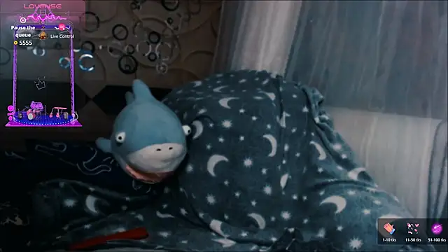 Snapshot of tia_meow chatting on 10/17/25, 10:34 tia meow online show from 10/17/25, 10:34