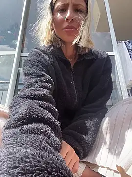 Ameellie online show from 12/21/25, 04:14