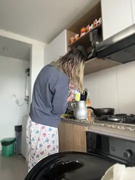 Ameellie online show from 04/21/26, 03:28