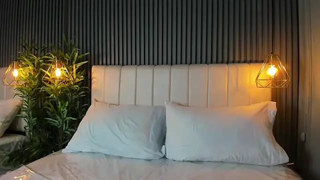 SaraRiley online show from 11/14/25, 10:40