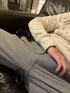 Snapshot of athenphysics chatting on 12/17/24, 03:28 athenphysics online show from 12/17/24, 03:28