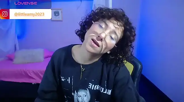 Snapshot of little__amy_ chatting on 01/04/25, 02:46 little amy online show from 01/04/25, 02:46