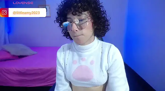 Snapshot of little__amy_ chatting on 01/05/25, 03:22 little amy online show from 01/05/25, 03:22