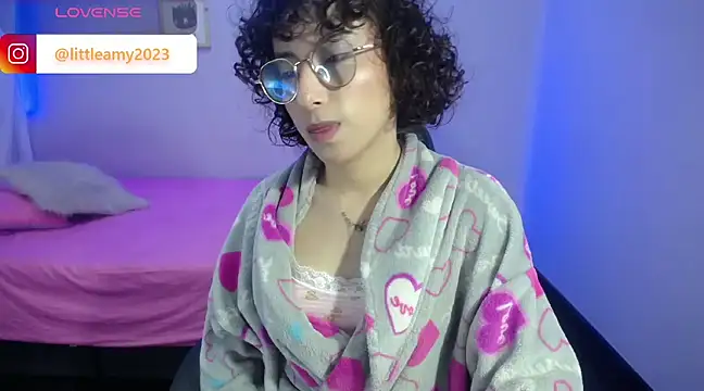 Snapshot of little__amy_ chatting on 01/06/25, 04:58 little amy online show from 01/06/25, 04:58