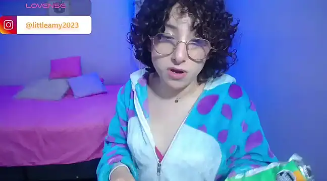 Snapshot of little__amy_ chatting on 01/09/25, 10:41 little amy online show from 01/09/25, 10:41