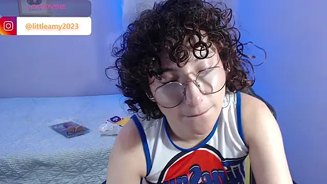 Snapshot of little__amy_ chatting on 01/27/25, 04:11 little amy online show from 01/27/25, 04:11