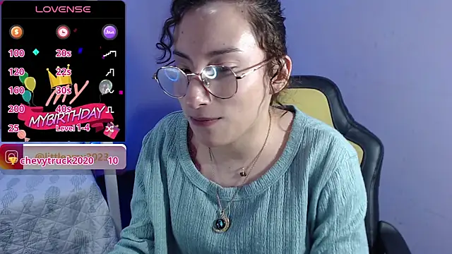 Snapshot of little__amy_ chatting on 02/02/25, 11:53 little amy online show from 02/02/25, 11:53