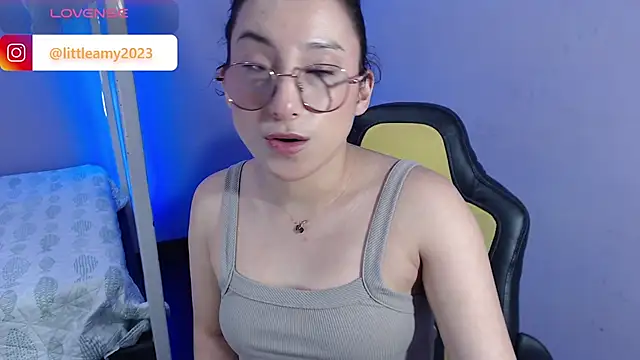 Snapshot of little__amy_ chatting on 02/09/25, 01:22 little amy online show from 02/09/25, 01:22