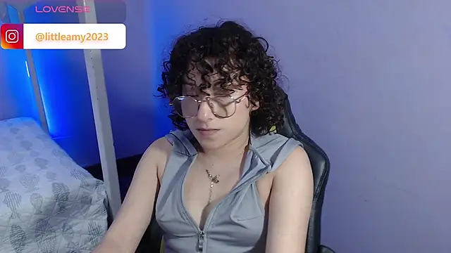 Snapshot of little__amy_ chatting on 02/13/25, 02:12 little amy online show from 02/13/25, 02:12