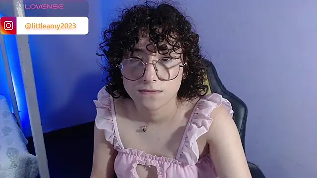 Snapshot of little__amy_ chatting on 02/15/25, 02:58 little amy online show from 02/15/25, 02:58