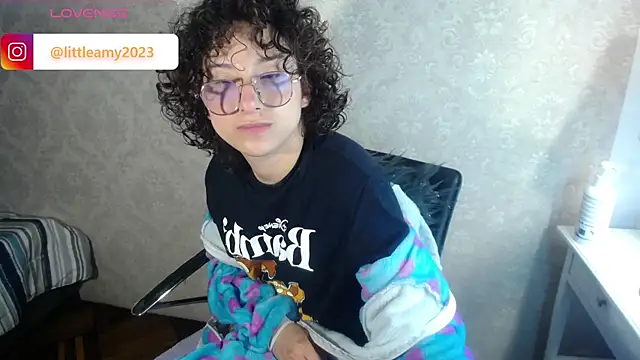 Snapshot of little__amy_ chatting on 03/10/25, 10:04 little amy online show from 03/10/25, 10:04