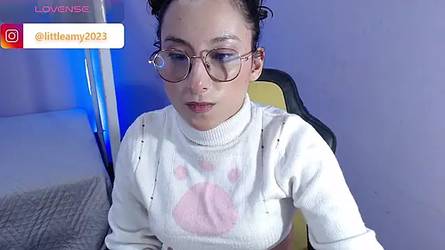 Snapshot of little__amy_ chatting on 03/21/25, 12:18 little amy online show from 03/21/25, 12:18