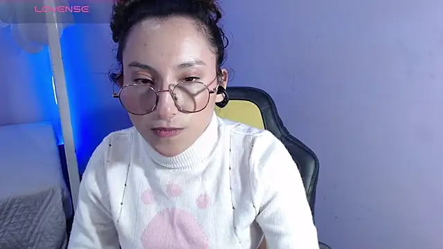 Snapshot of little__amy_ chatting on 03/21/25, 03:33 little amy online show from 03/21/25, 03:33