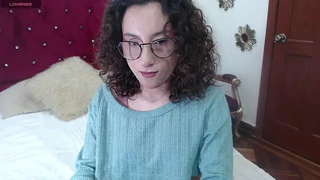 Snapshot of little__amy_ chatting on 09/11/25, 10:10 little amy online show from 09/11/25, 10:10