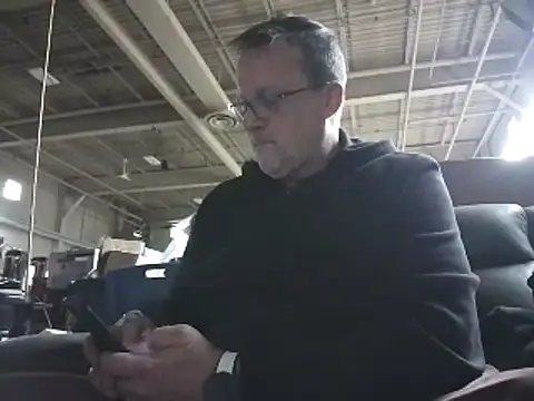 Snapshot of Cockrub1 chatting on 12/27/24, 09:11 Cockrub1 online show from 12/27/24, 09:11