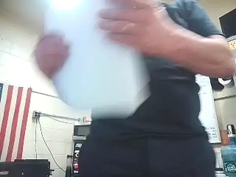 Snapshot of Cockrub1 chatting on 03/04/25, 04:52 Cockrub1 online show from 03/04/25, 04:52