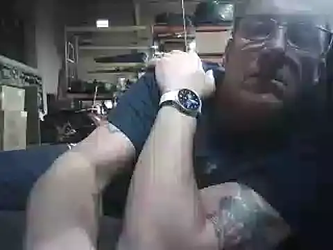 Snapshot of Cockrub1 chatting on 03/05/25, 10:32 Cockrub1 online show from 03/05/25, 10:32