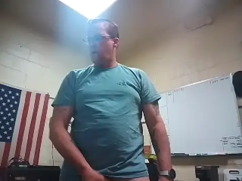 Snapshot of Cockrub1 chatting on 03/17/25, 11:21 Cockrub1 online show from 03/17/25, 11:21