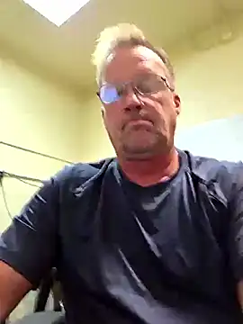 Snapshot of Cockrub1 chatting on 09/17/25, 04:52 Cockrub1 online show from 09/17/25, 04:52