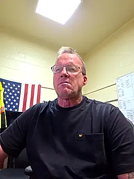 Snapshot of Cockrub1 chatting on 10/27/25, 04:00 Cockrub1 online show from 10/27/25, 04:00