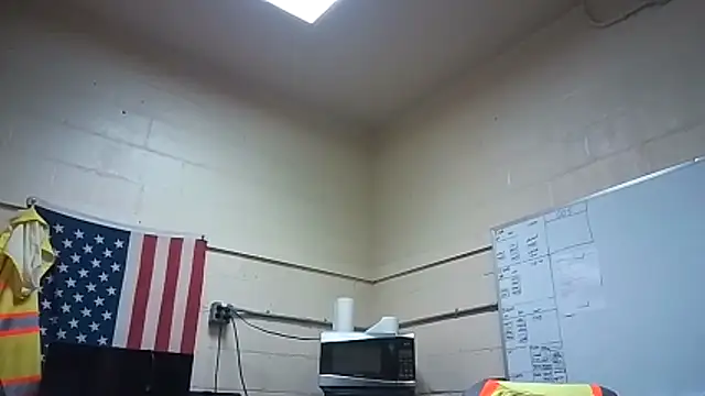 Snapshot of Cockrub1 chatting on 10/28/25, 08:00 Cockrub1 online show from 10/28/25, 08:00