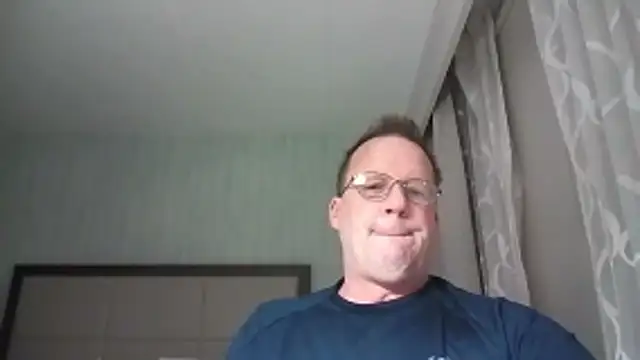 Snapshot of Cockrub1 chatting on 11/05/25, 10:48 Cockrub1 online show from 11/05/25, 10:48